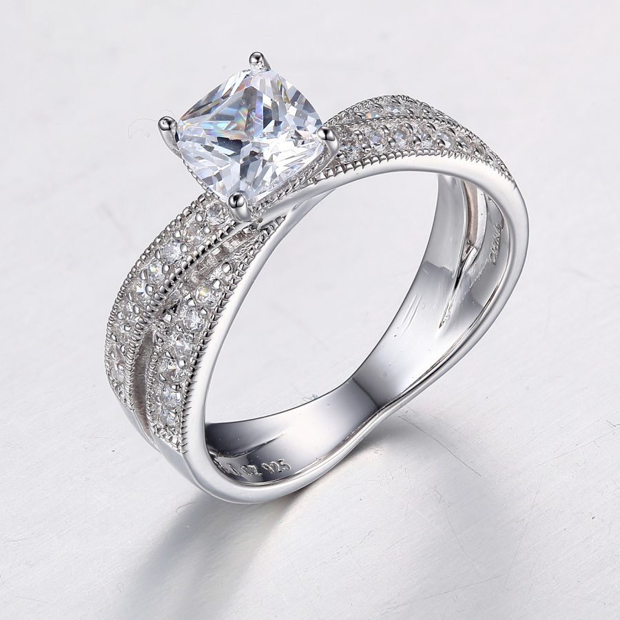 珠宝摄影的艺术与技巧 解读白底原图WL350546778的设计精髓